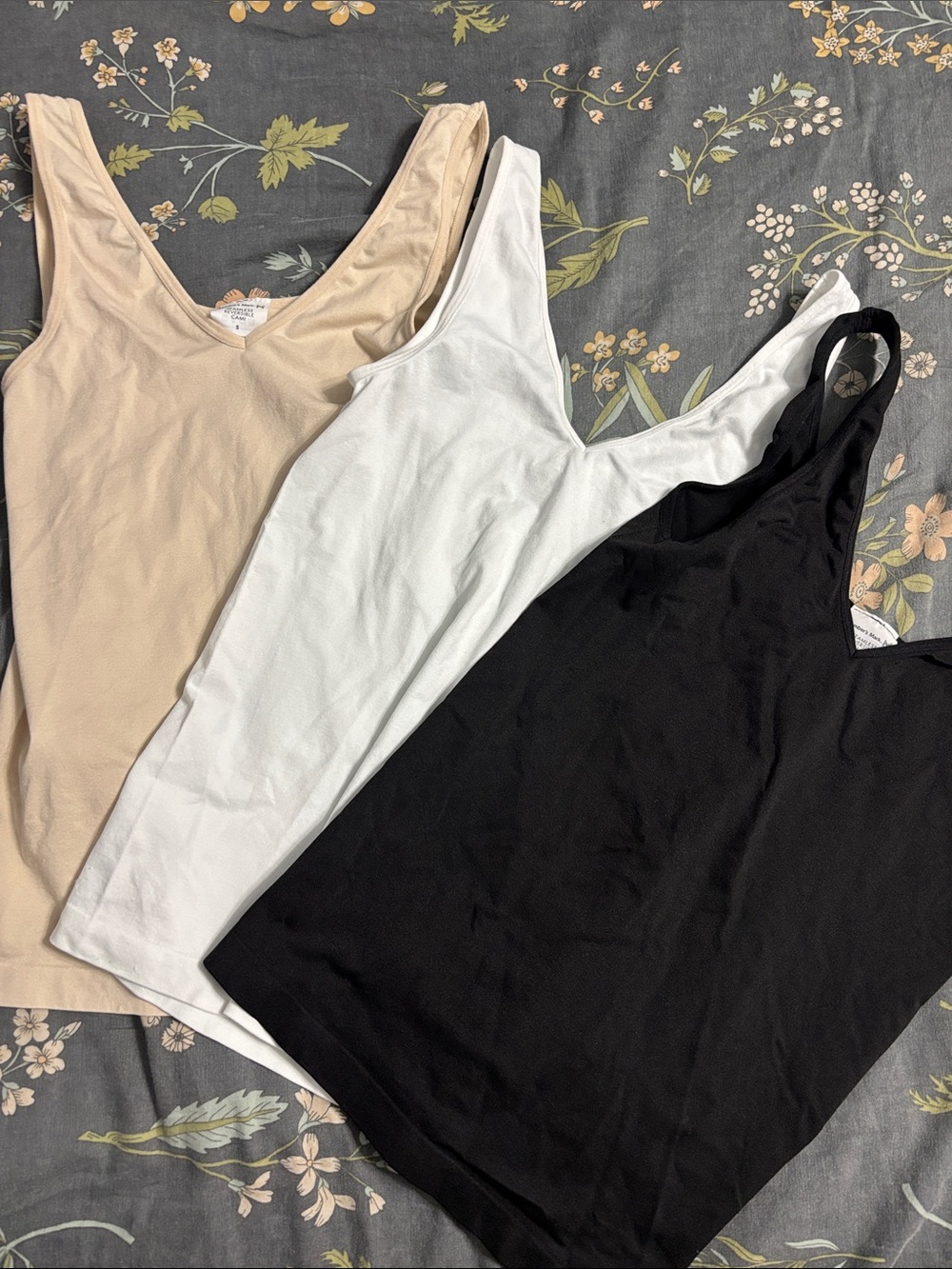 Member’s Mark Set of 3 Seamless Reversible Camisoles Nude, White, Black Small